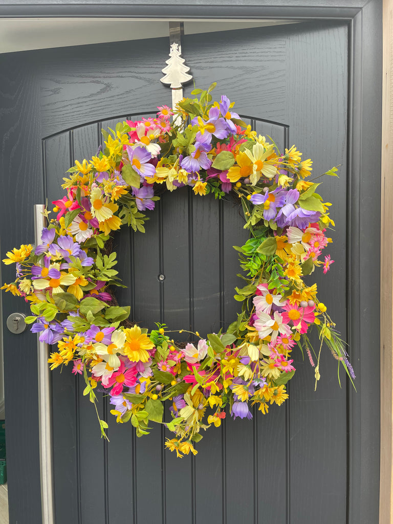 Cosmos Flower Wreath With Berries 75cm