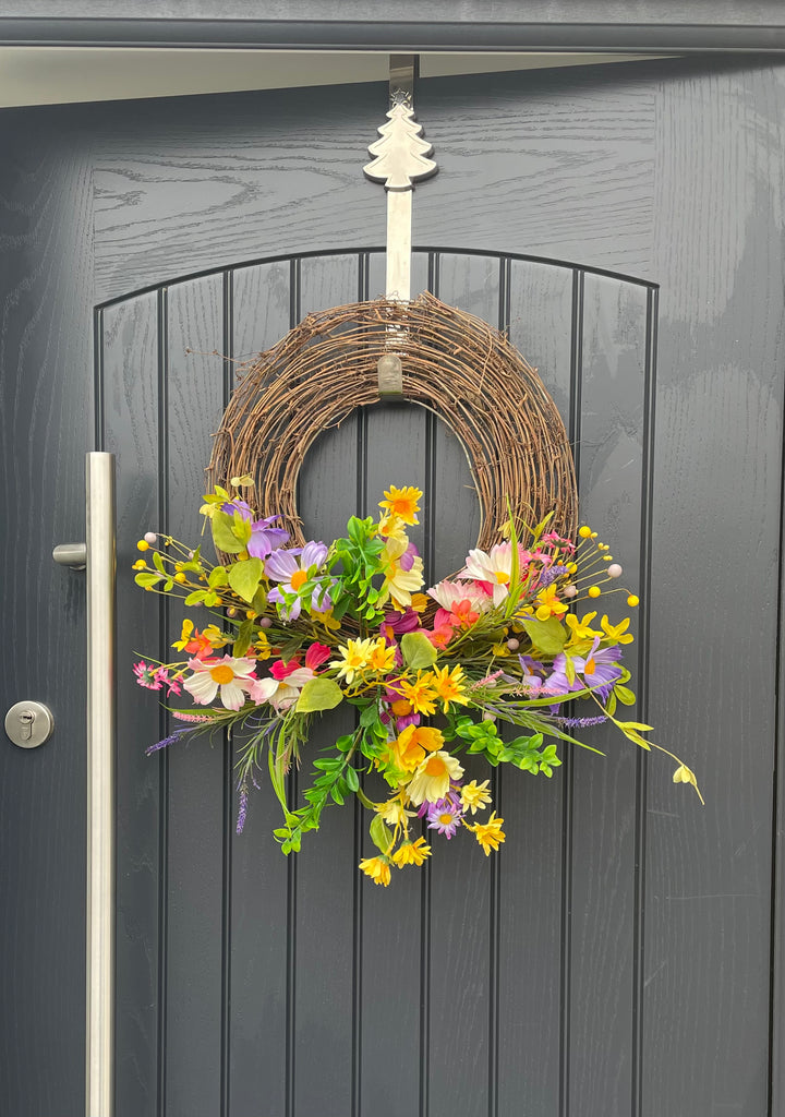 Cosmos Flower Wreath With Berries 50cm